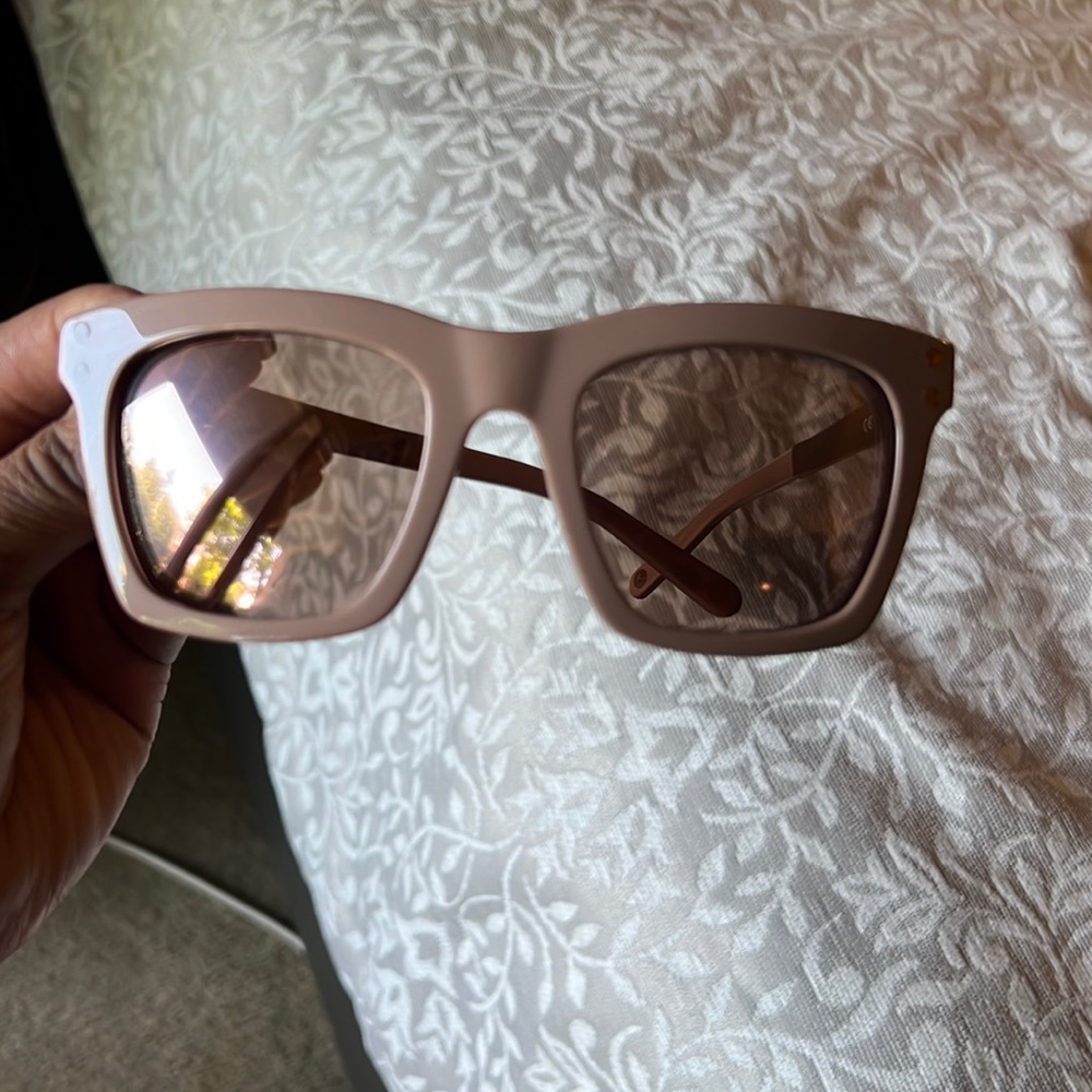Henri Bendel